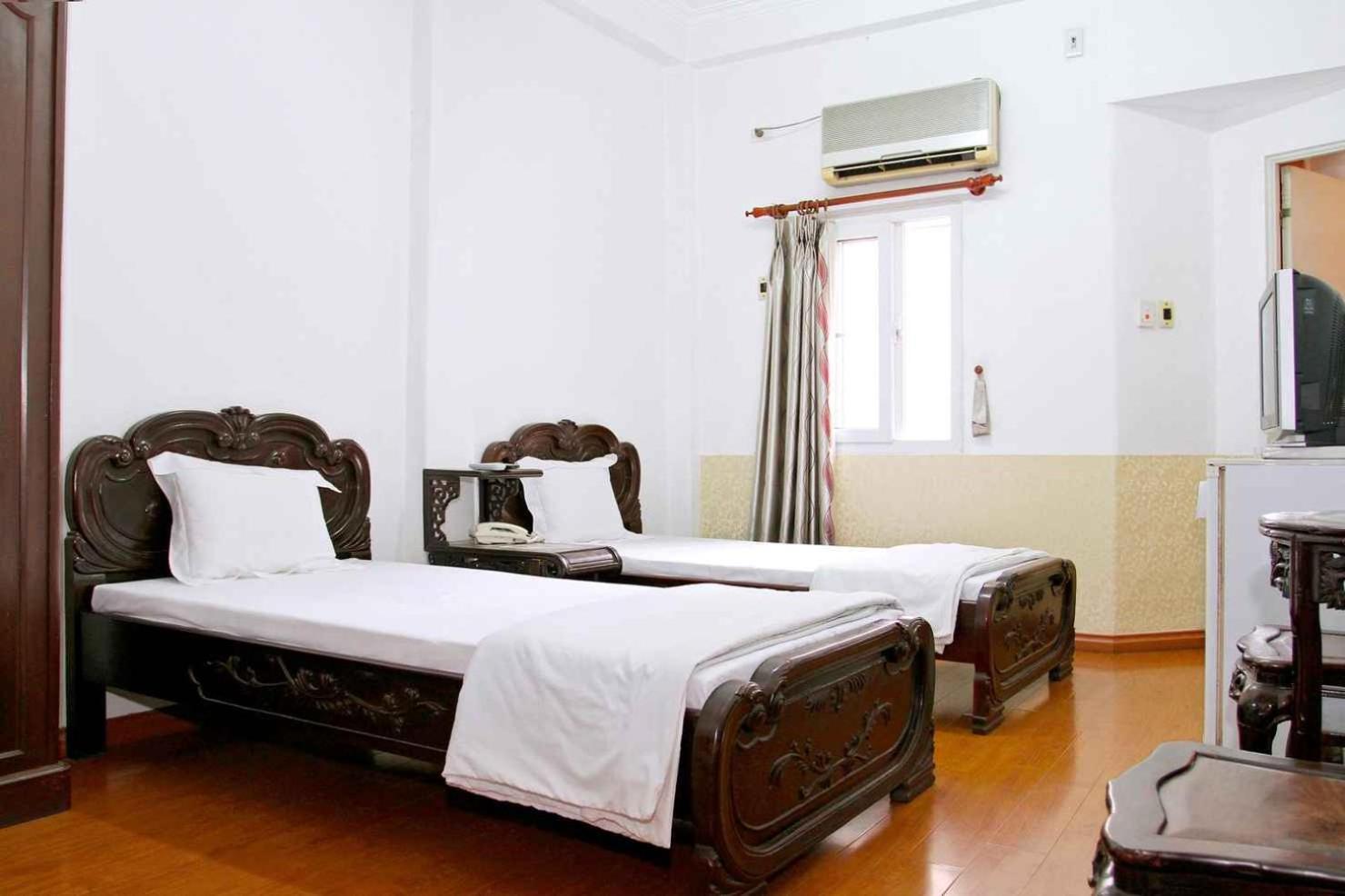 Hoang Cuong Hotel 15 Nguyen Thai Hoc Hanoj Exteriér fotografie