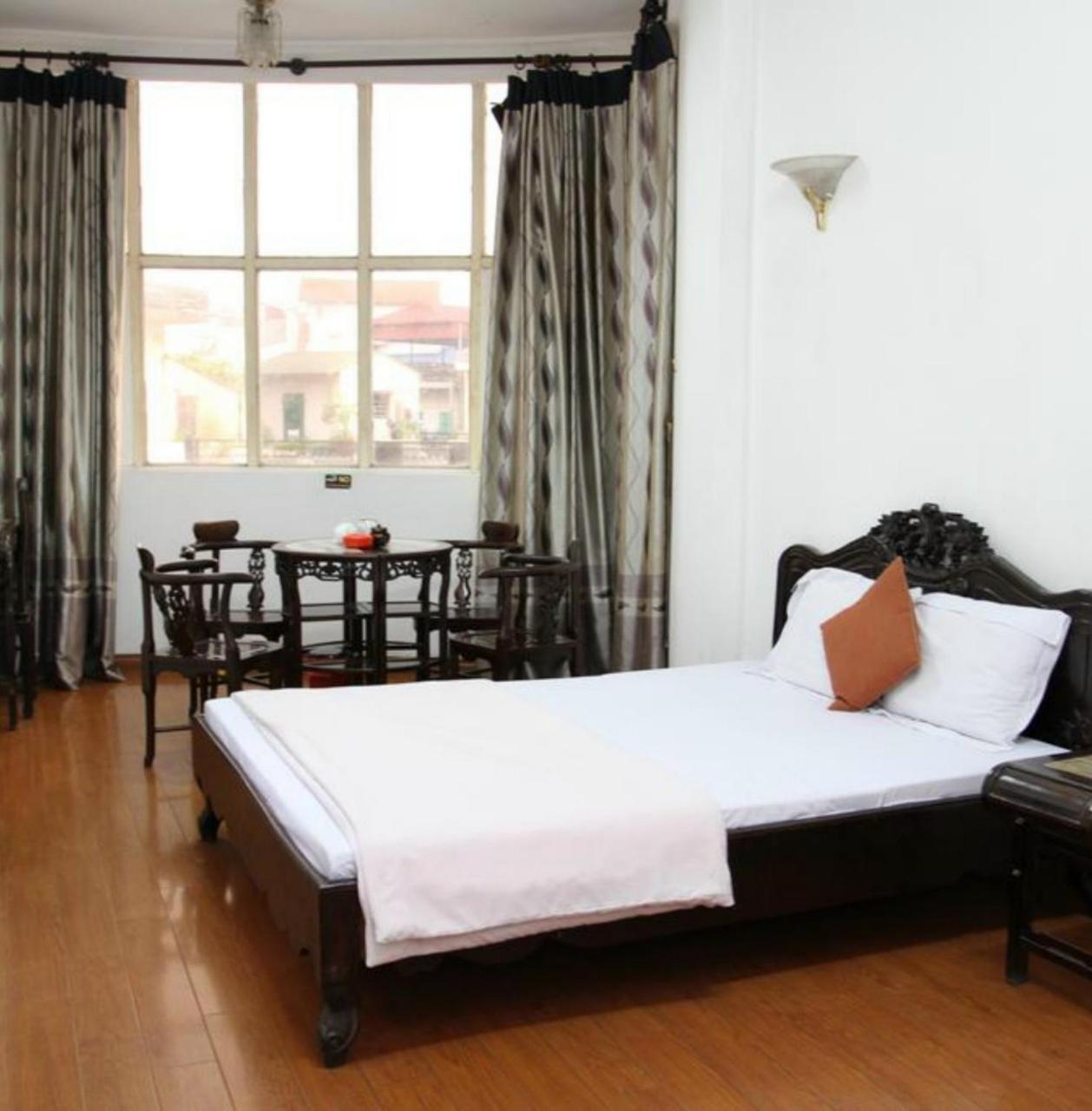 Hoang Cuong Hotel 15 Nguyen Thai Hoc Hanoj Exteriér fotografie